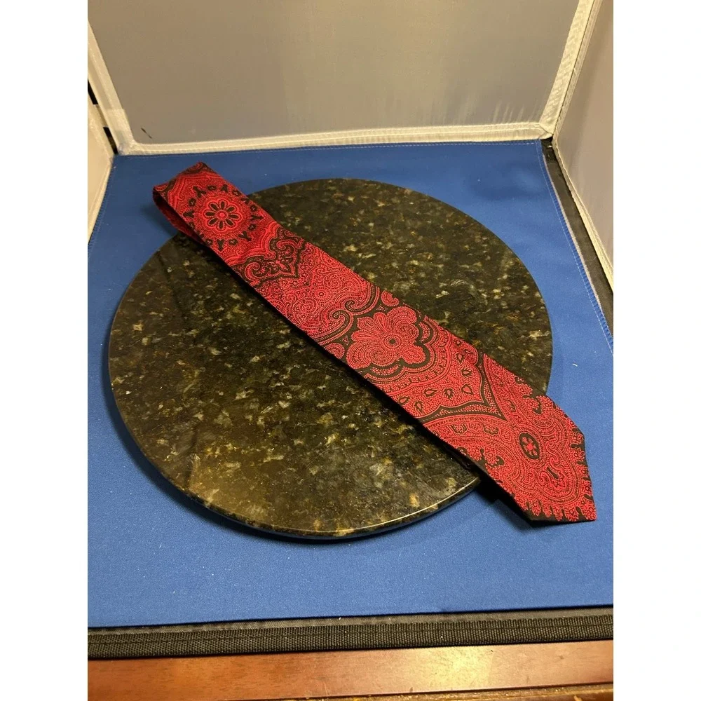 Broadstairs by Damon Men's Tie Red Black Paisley‎ Silk Classic Length